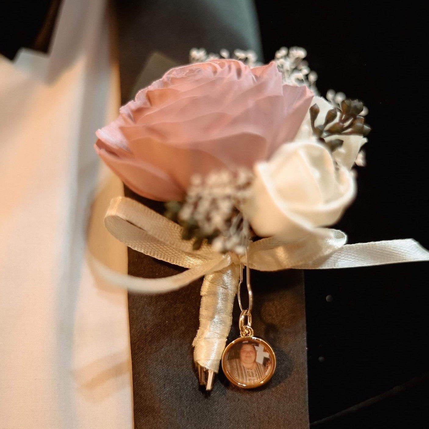 Dusty Rose and Ivory Boutonnière for Grooms - Papiro