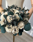 Ivory Serenity: A Beautiful Bouquet of White and Green Flowers - Papiro