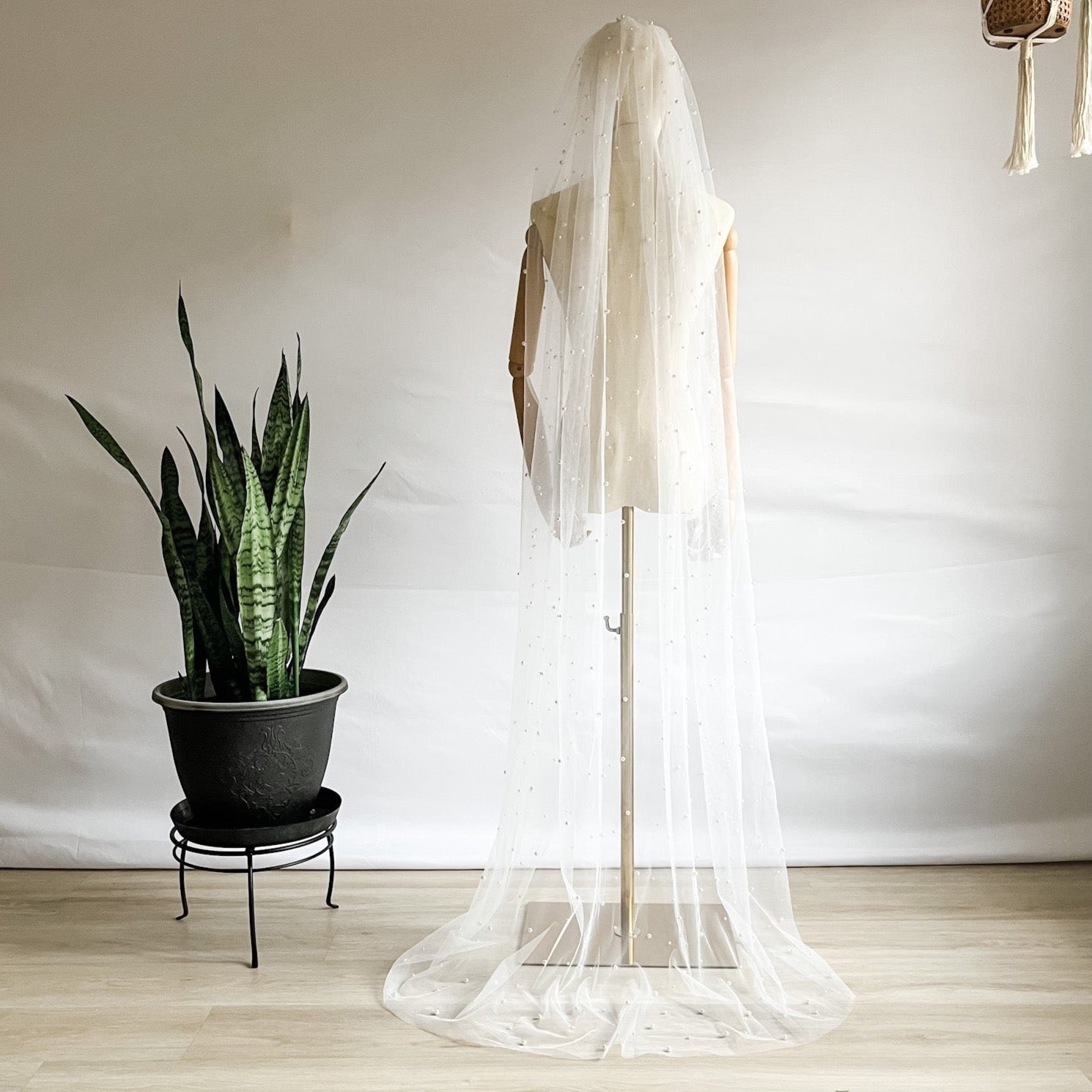 Wedding Pearl Veil Pure White / Chapel - 90 Inches (in The Photos)